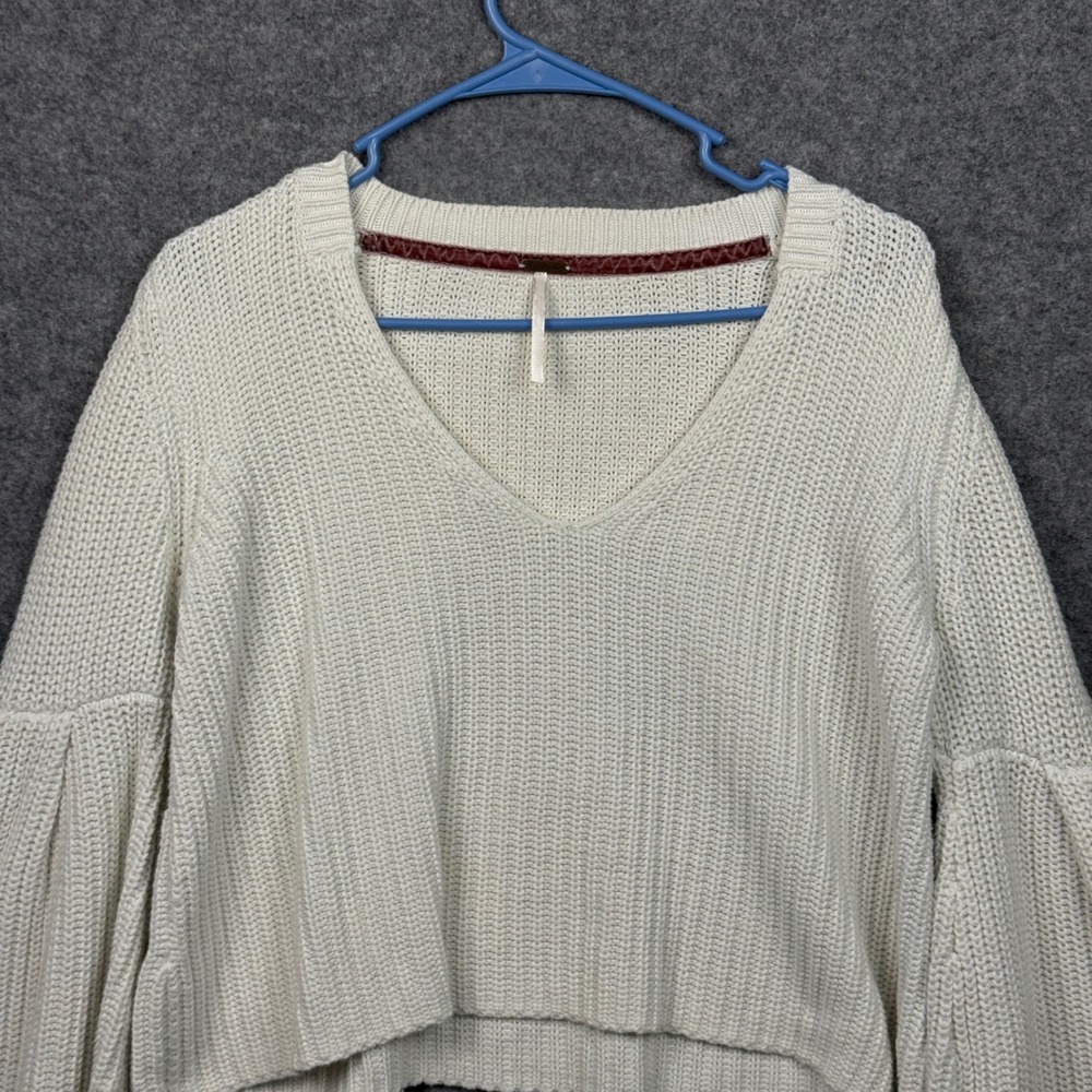 Free People Cream Bell Sleeve Knit Sweater V Neck Cropped Cozy Boho Size S - Picture 4 of 9
